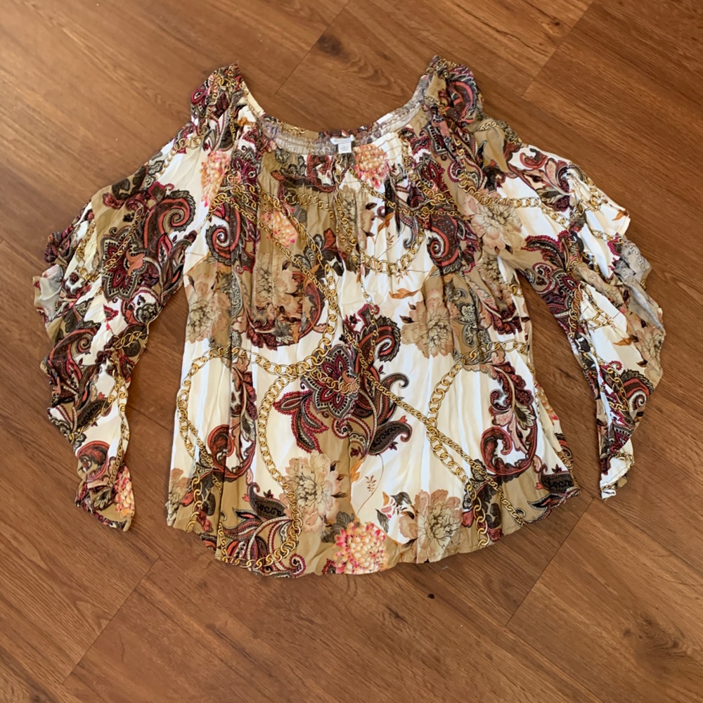 Patterned top - Picture 1 of 1